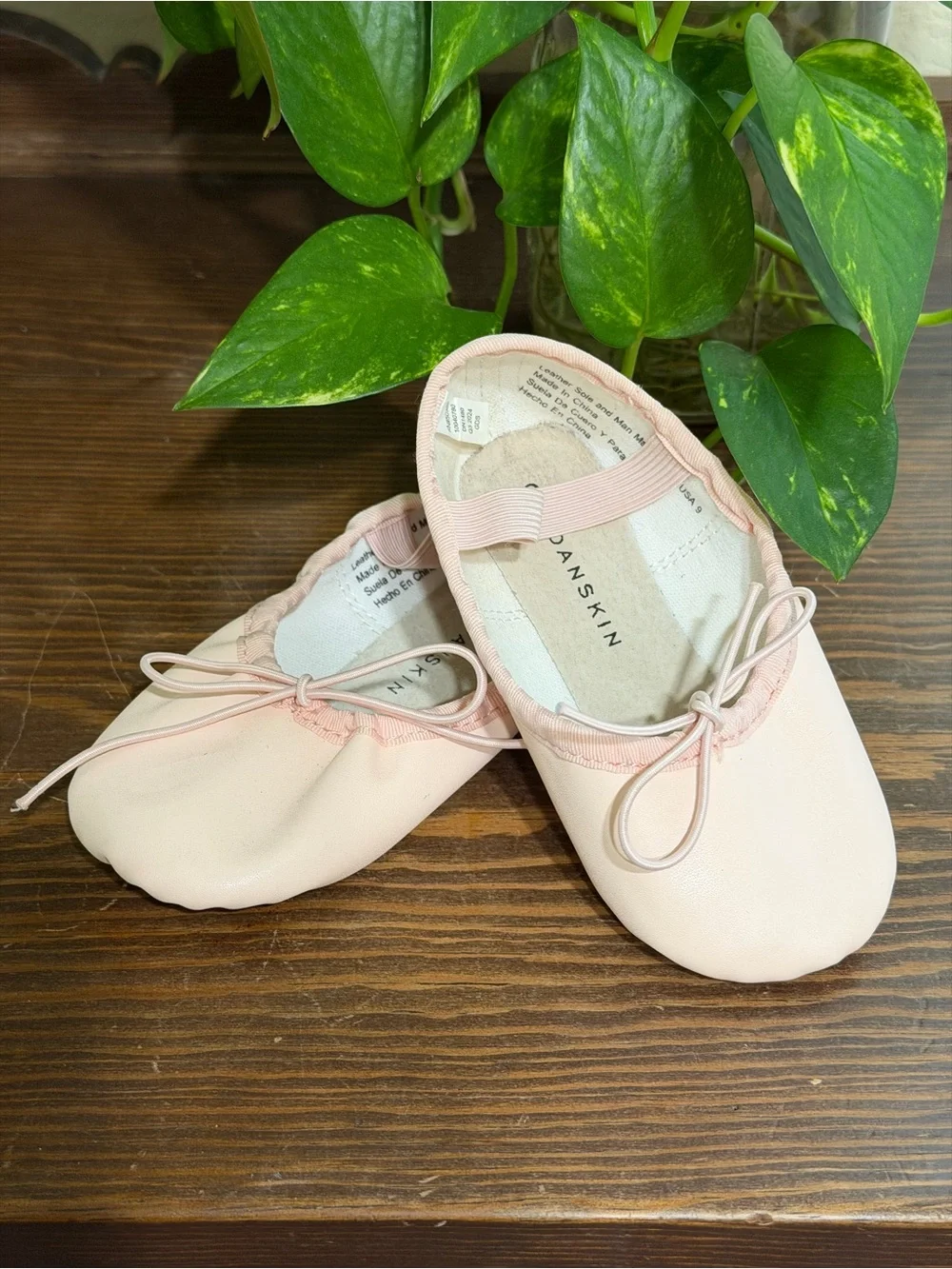 DANSKIN FREESTYLE PINK LEATHER BALLET DANCE SHOES SLIPPERS LITTLE GIRL'S Size 9